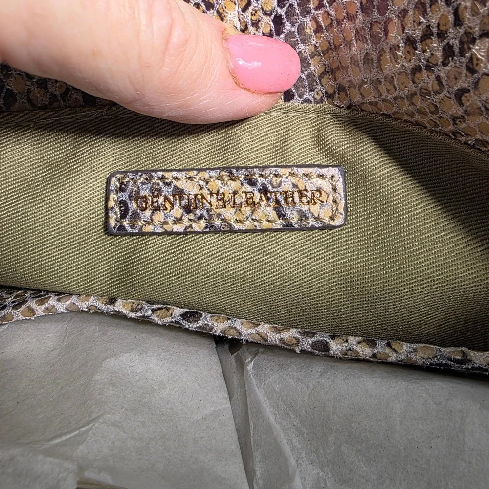 G.I.L.I. Hobo Shoulder Bag Leather Snakeskin Python Print Gold Piston Lock‎ NEW